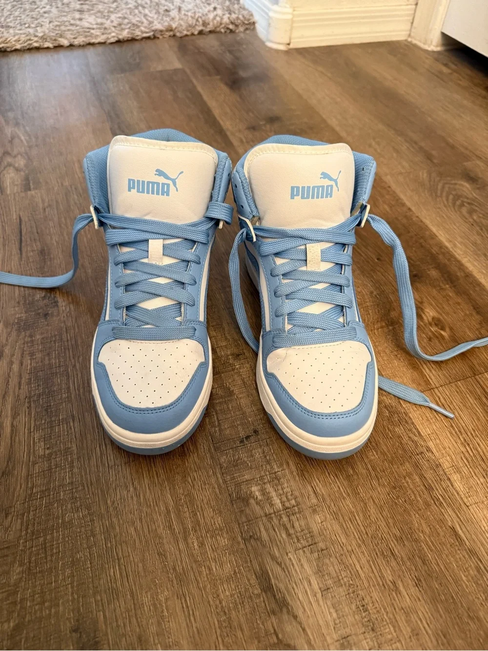 Puma Mid-Top Sneakers in Light Blue and White 6Y